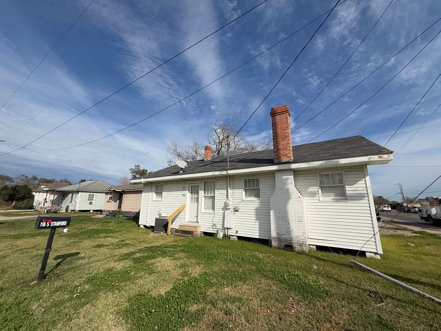 Sulphur House: 116 S Stanford