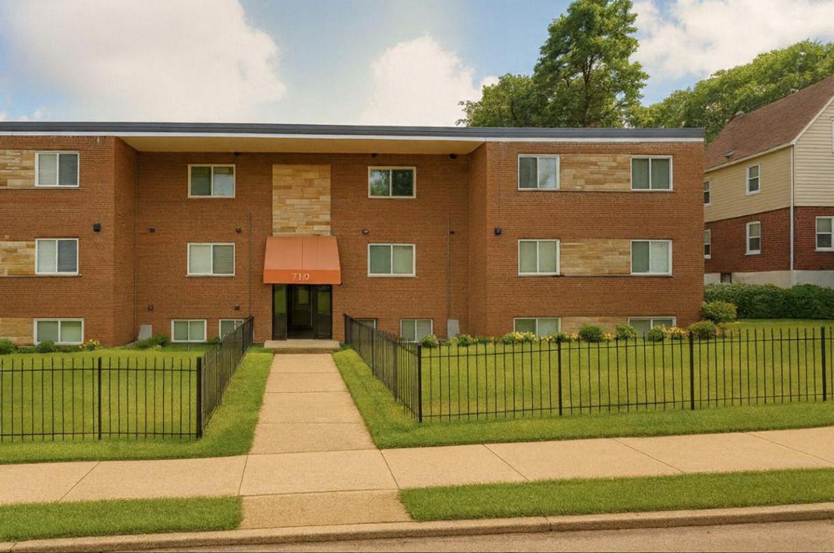 Cincinnati Apartment: 2571 - 2587 Lafeuille Ave