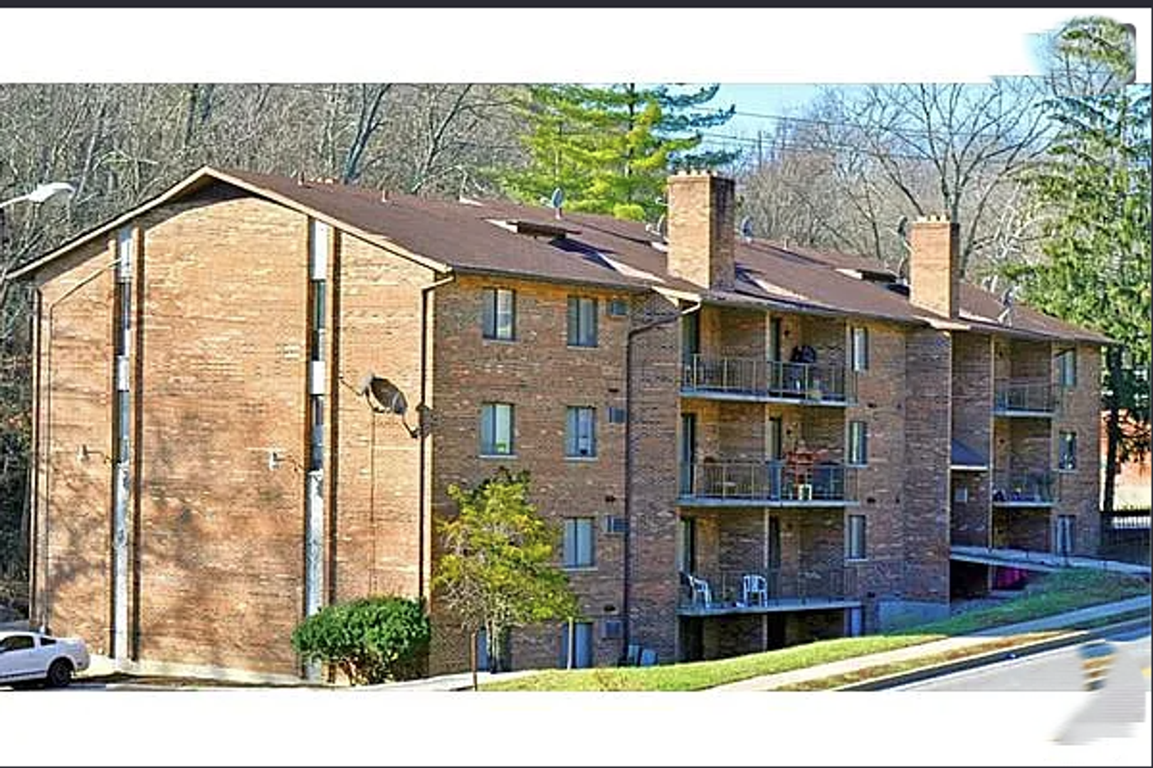 Cincinnati Apartment: 2571 - 2587 Lafeuille Ave