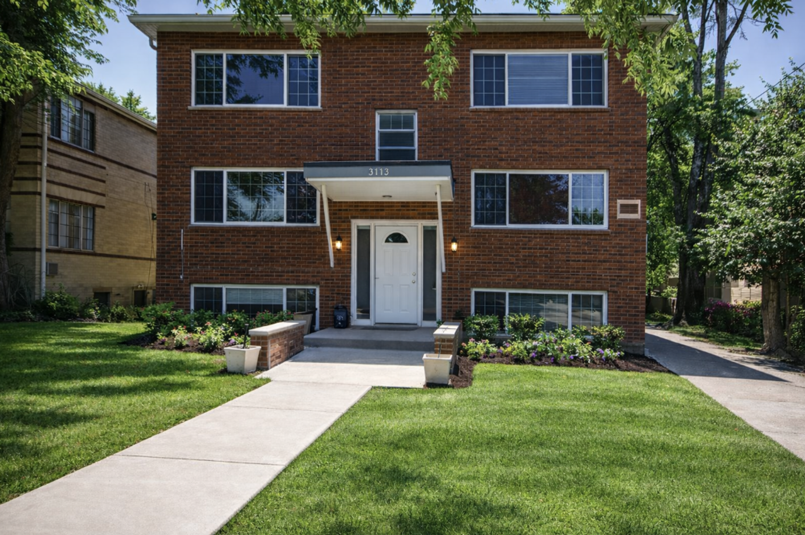 Cincinnati Apartment: 1585 Summit Road