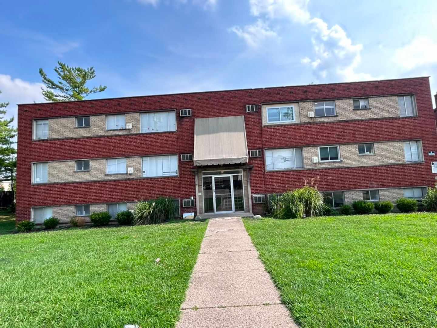 Cincinnati Apartment: 5015 Sidney, 3841 Nolan, 3113-3115 Werk,