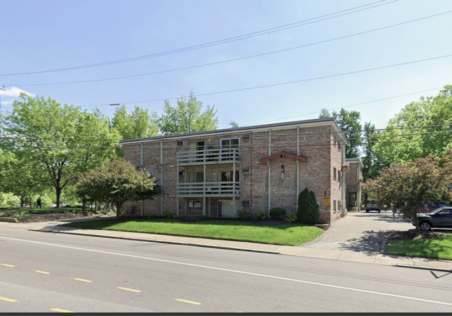 Cincinnati Apartment: 895 Clinton Springs Ave