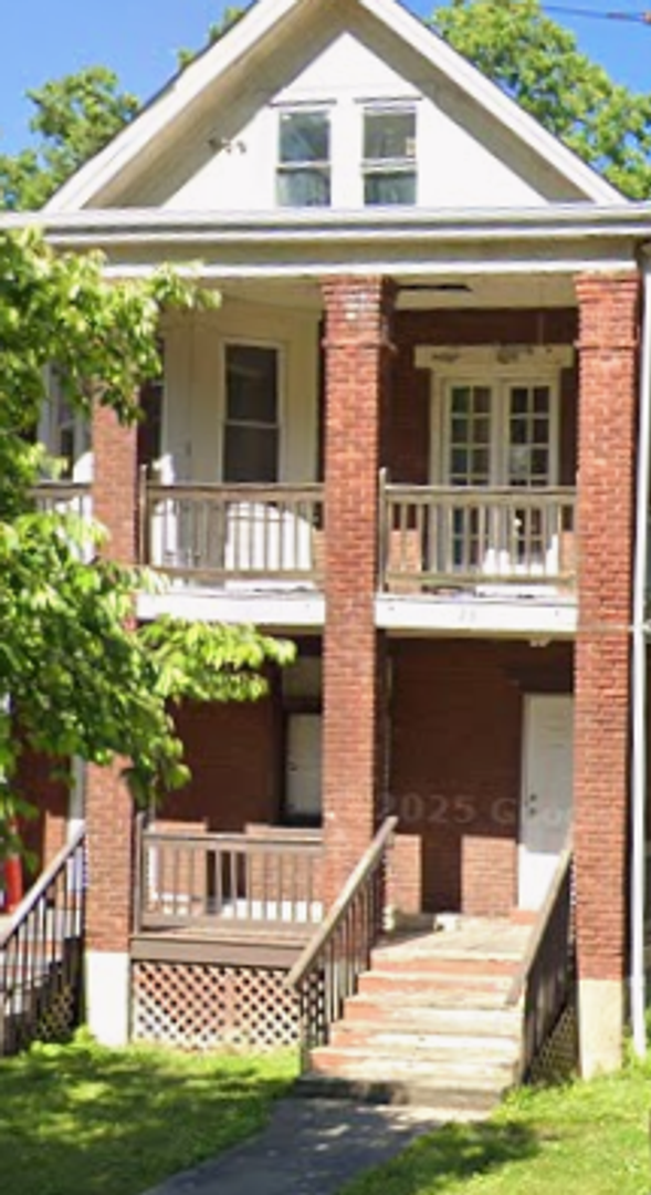 Cincinnati Apartment: 2315 St James Ave