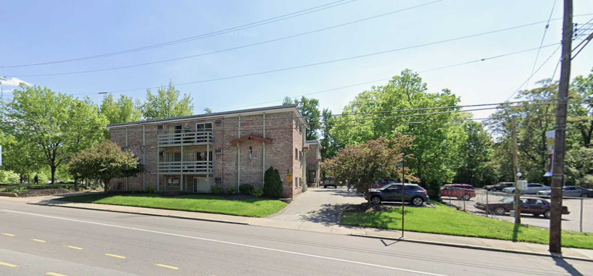 Cincinnati Apartment: 895 Clinton Springs Ave