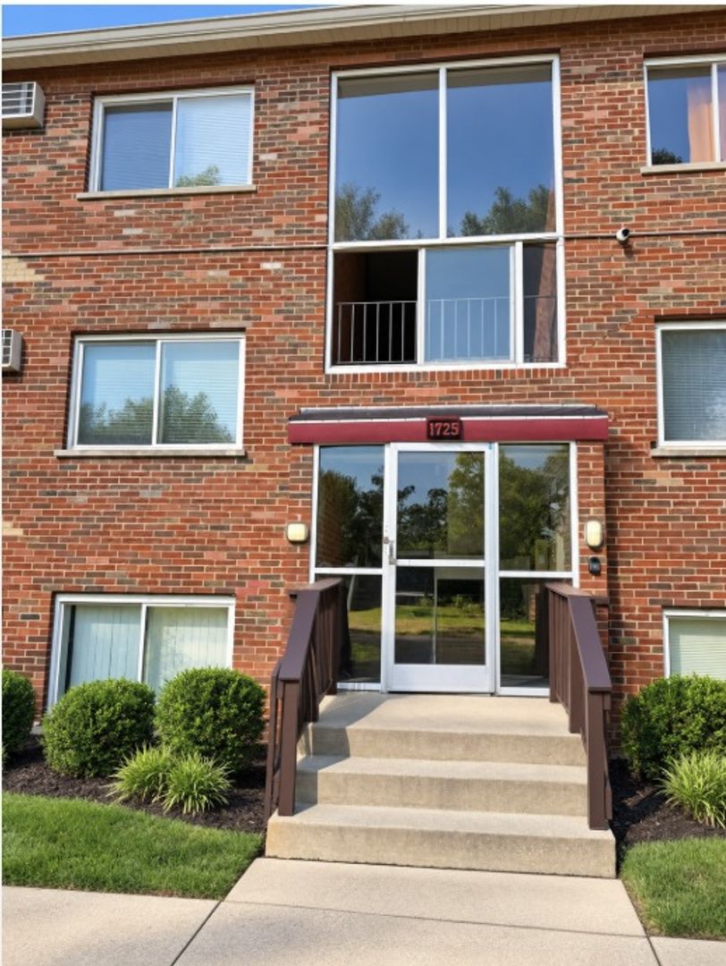 Cincinnati Apartment: 1727-1733 Garden Ln