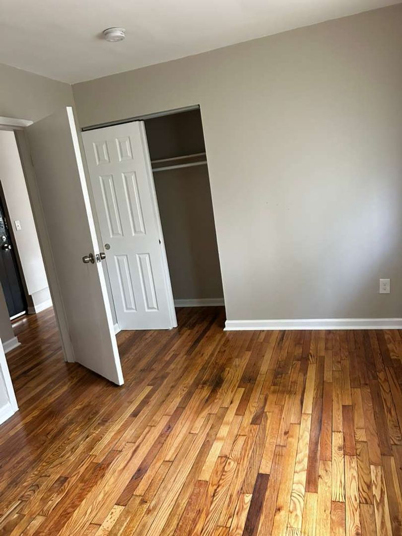 Cincinnati Apartment: 2315 St James Ave