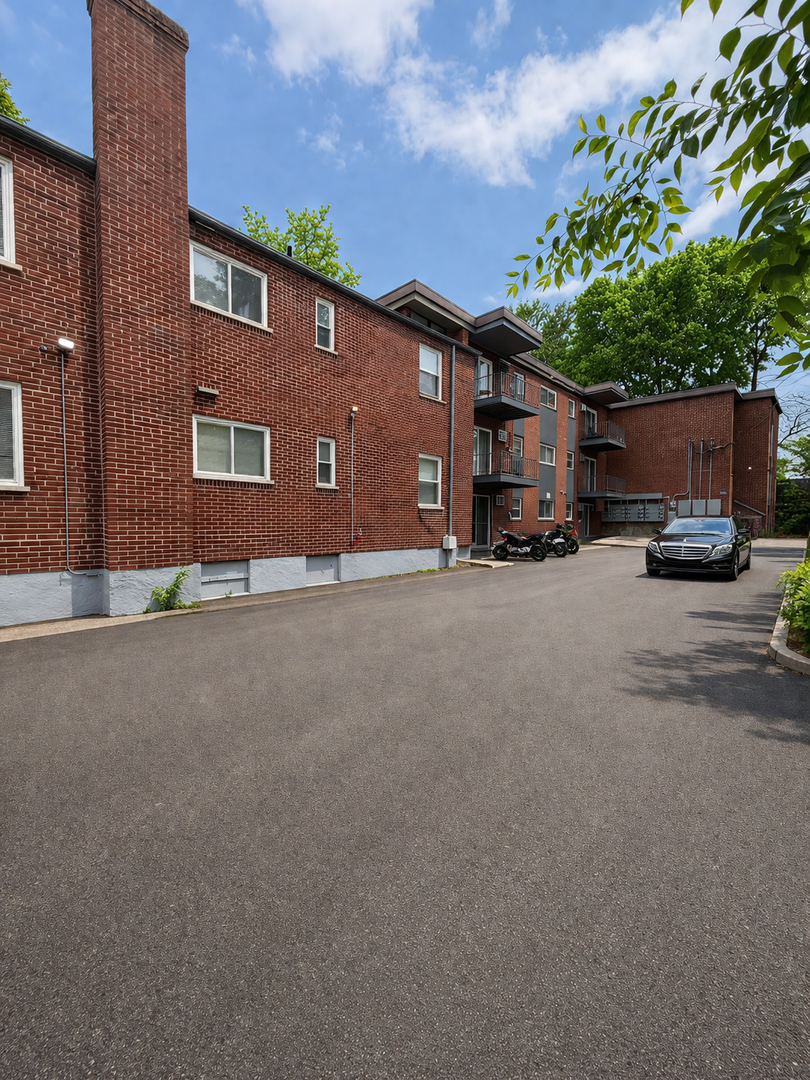 Cincinnati Apartment: 2315 St James Ave