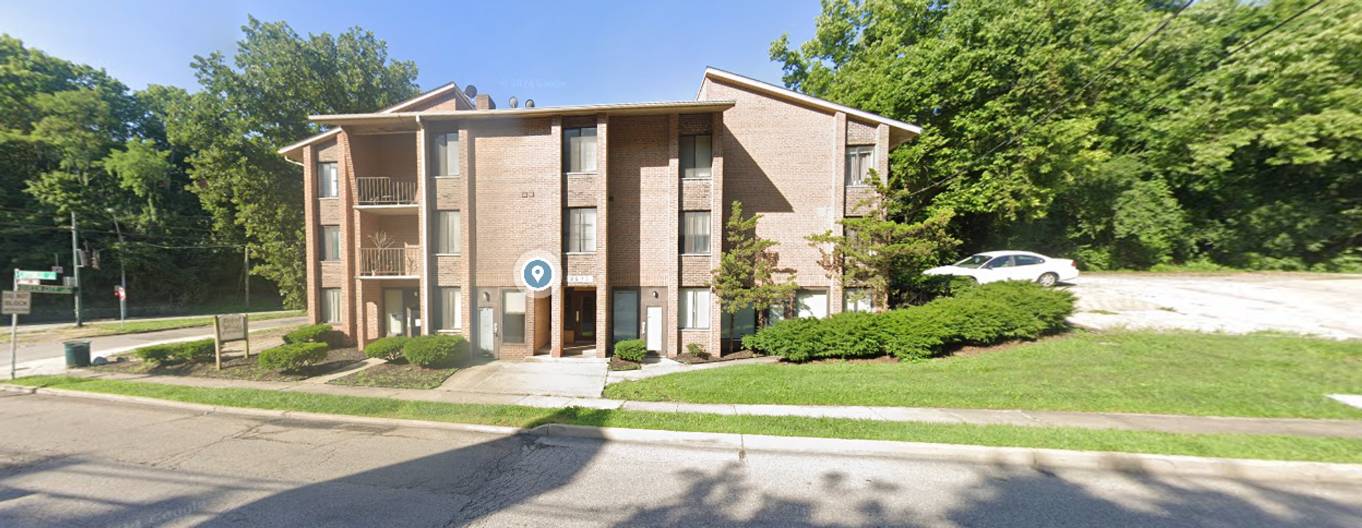 Cincinnati Apartment: 2571 - 2587 Lafeuille Ave