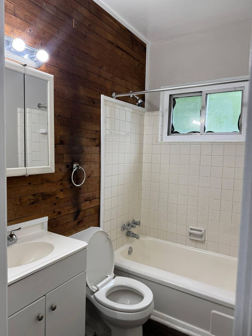 Cincinnati Apartment: 6360 Revere Ave