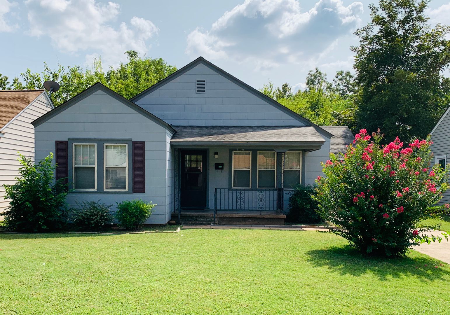 Lawton House: 1136 NW Oak Ave