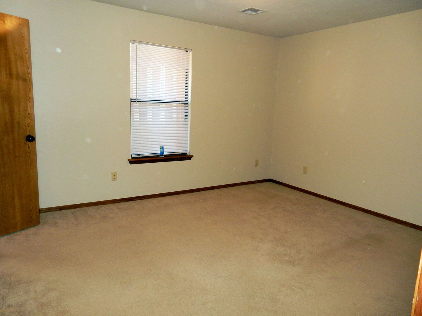 Elgin Apartment: 617-718 2nd St