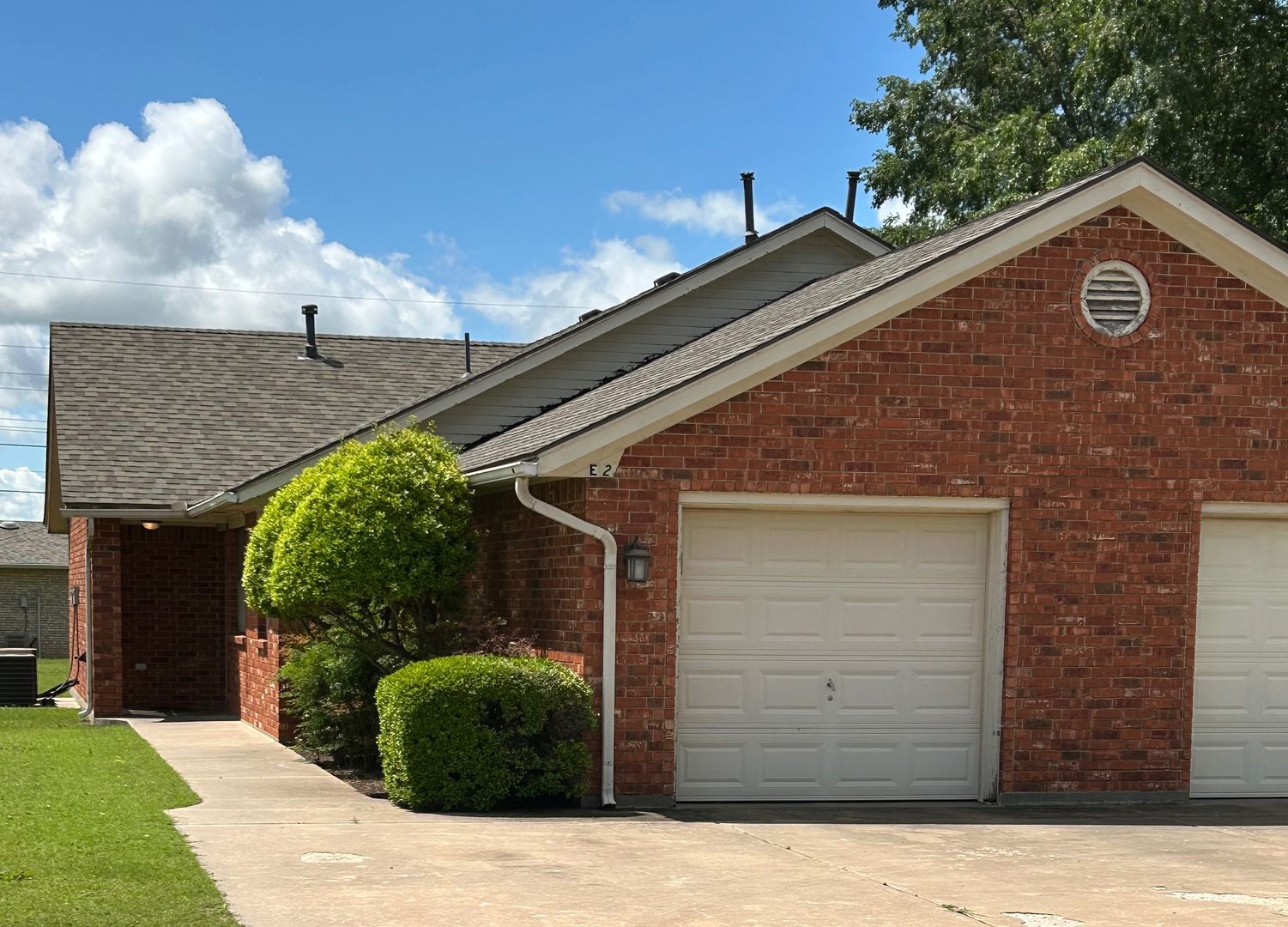 Elgin Apartment: 617-718 2nd St