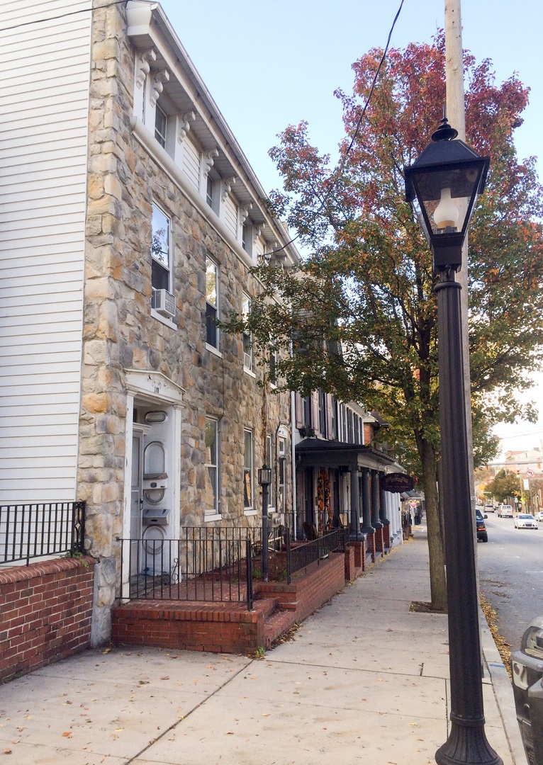 Shippensburg Apartment: 118 E. King St.