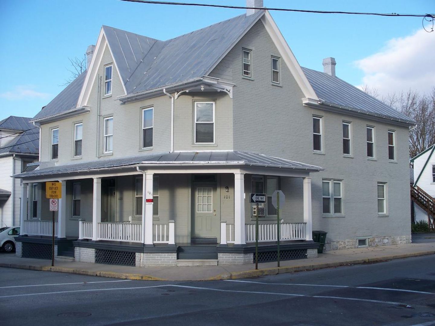 Shippensburg Apartment: 103 N. Penn Street