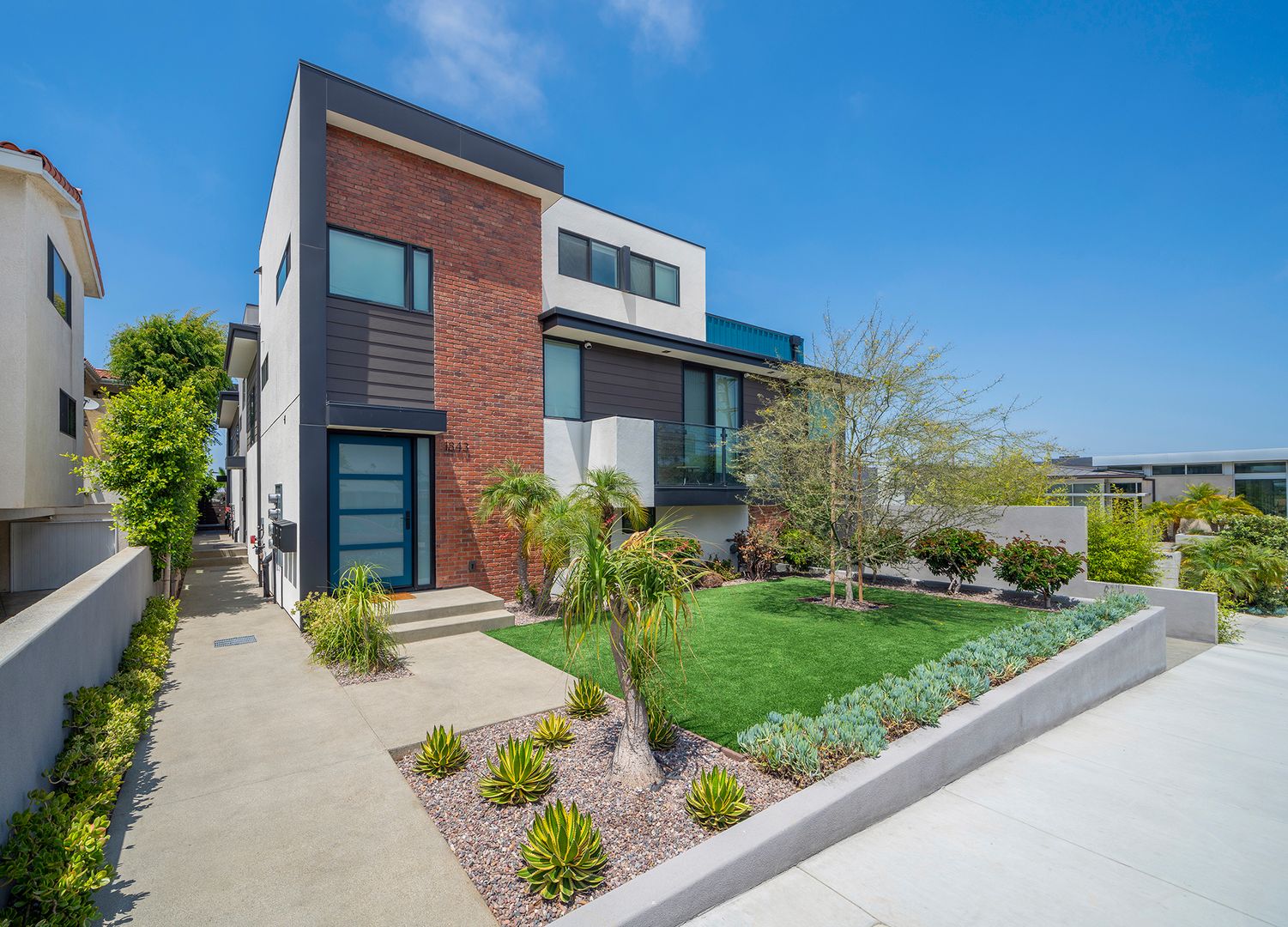 Manhattan Beach House: 1847 11th Street