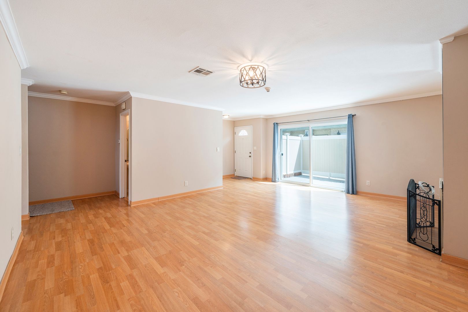 Redondo Beach Apartment: 1911 Mathews Avenue