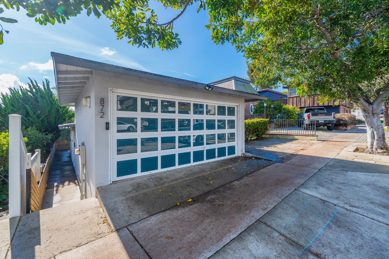 Manhattan Beach House: 872 Manhattan Beach Boulevard