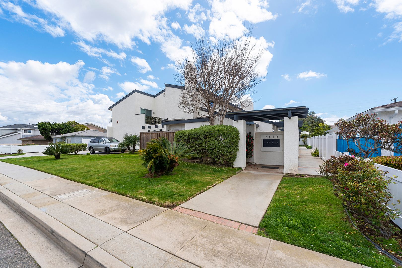 Redondo Beach House: 2410 Voorhees Avenue