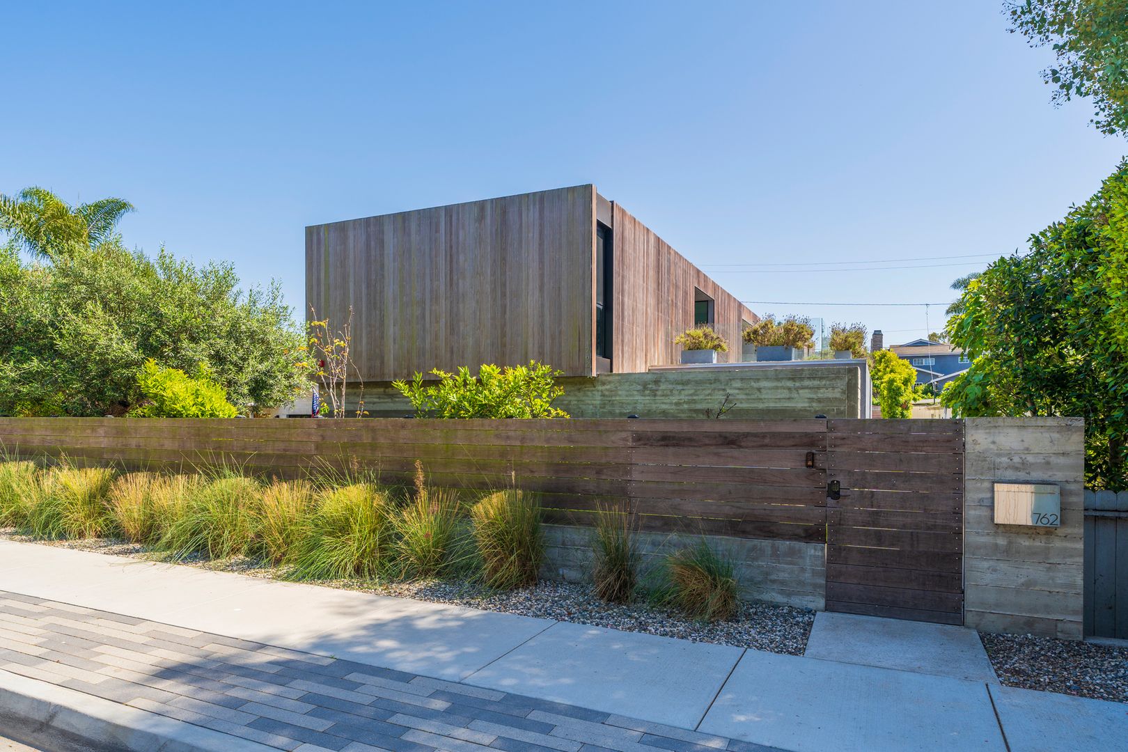 Manhattan Beach House: 762 Rosecrans Avenue