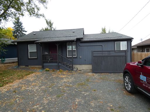 3 Bed 1 Bath Rental at 1031 Glenwood, Port Angeles, WA – photo 1