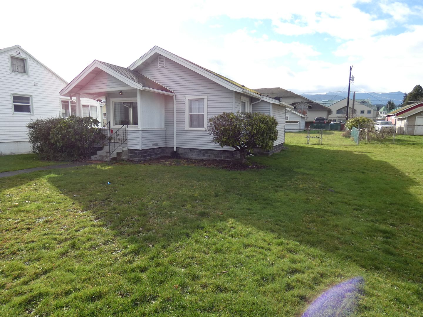 Port Angeles House: 324 e 6th Street