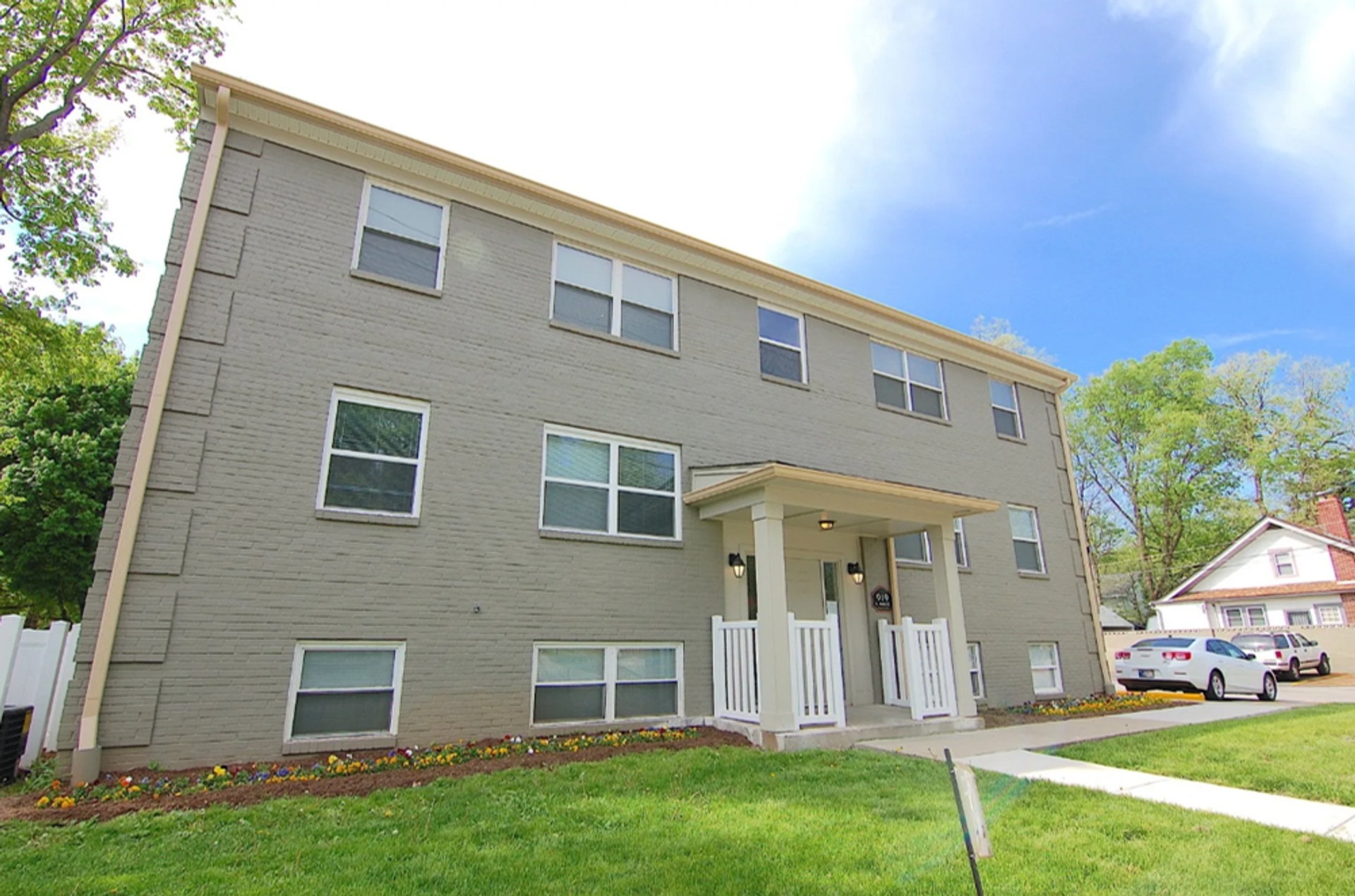 Indianapolis Apartment: 4554 Winthrop Ave.