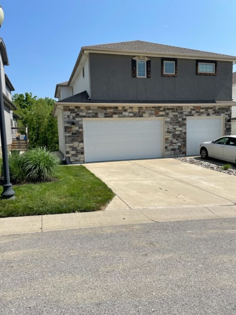 Parkville Apartment: 6601 North National Drive
