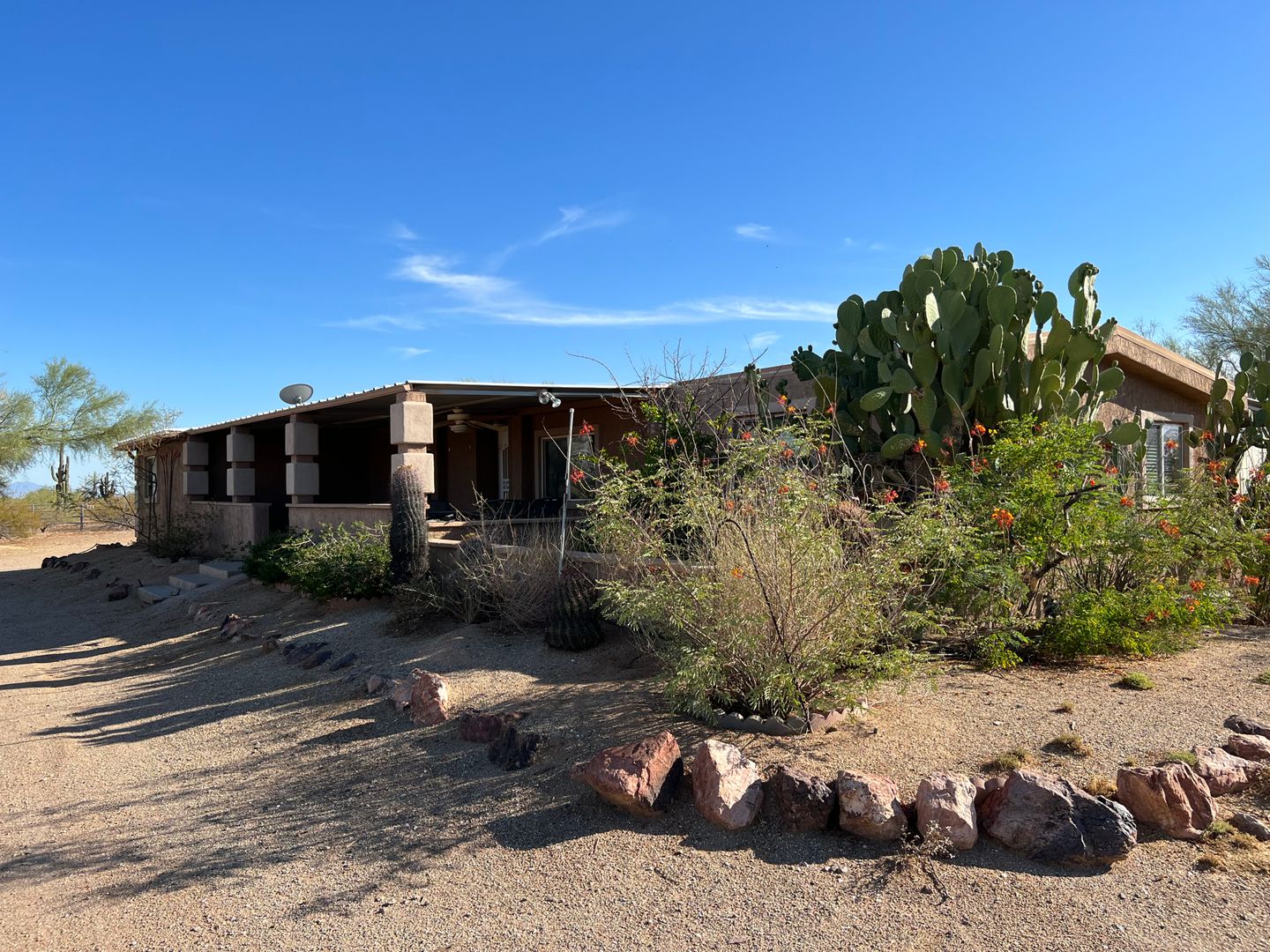 Surprise House: 16511 W Dale Ln