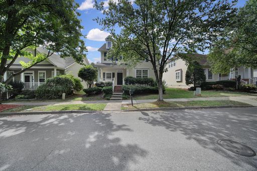Lovely 3 Bed 2.5 Bath Home in Huntersville! – photo 1