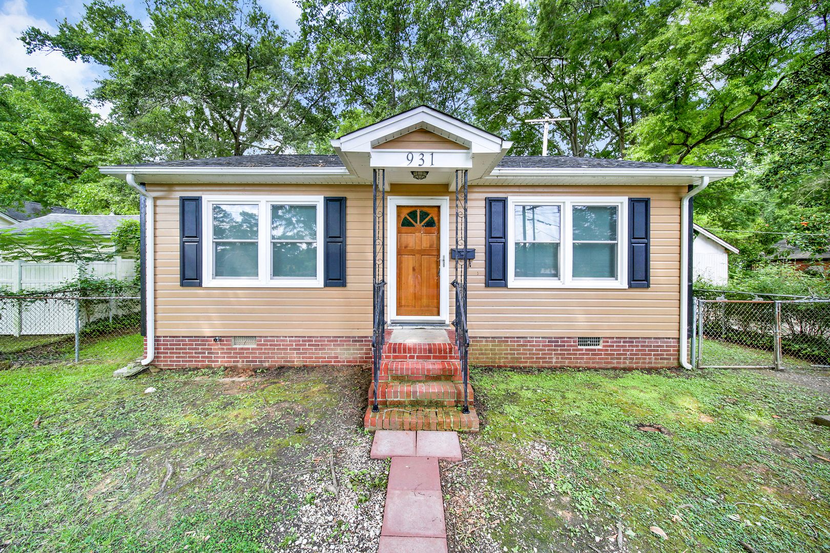 Gastonia House: 931 Jackson St