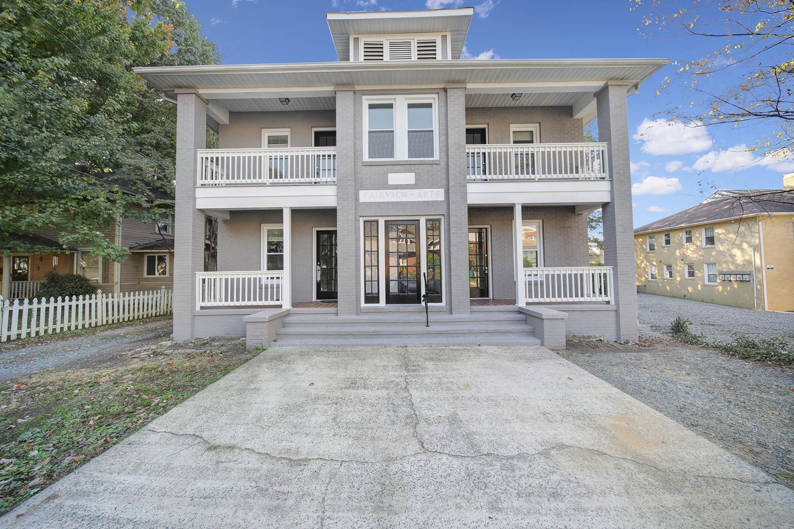 Charlotte House: 1512-1 Sunnyside Ave