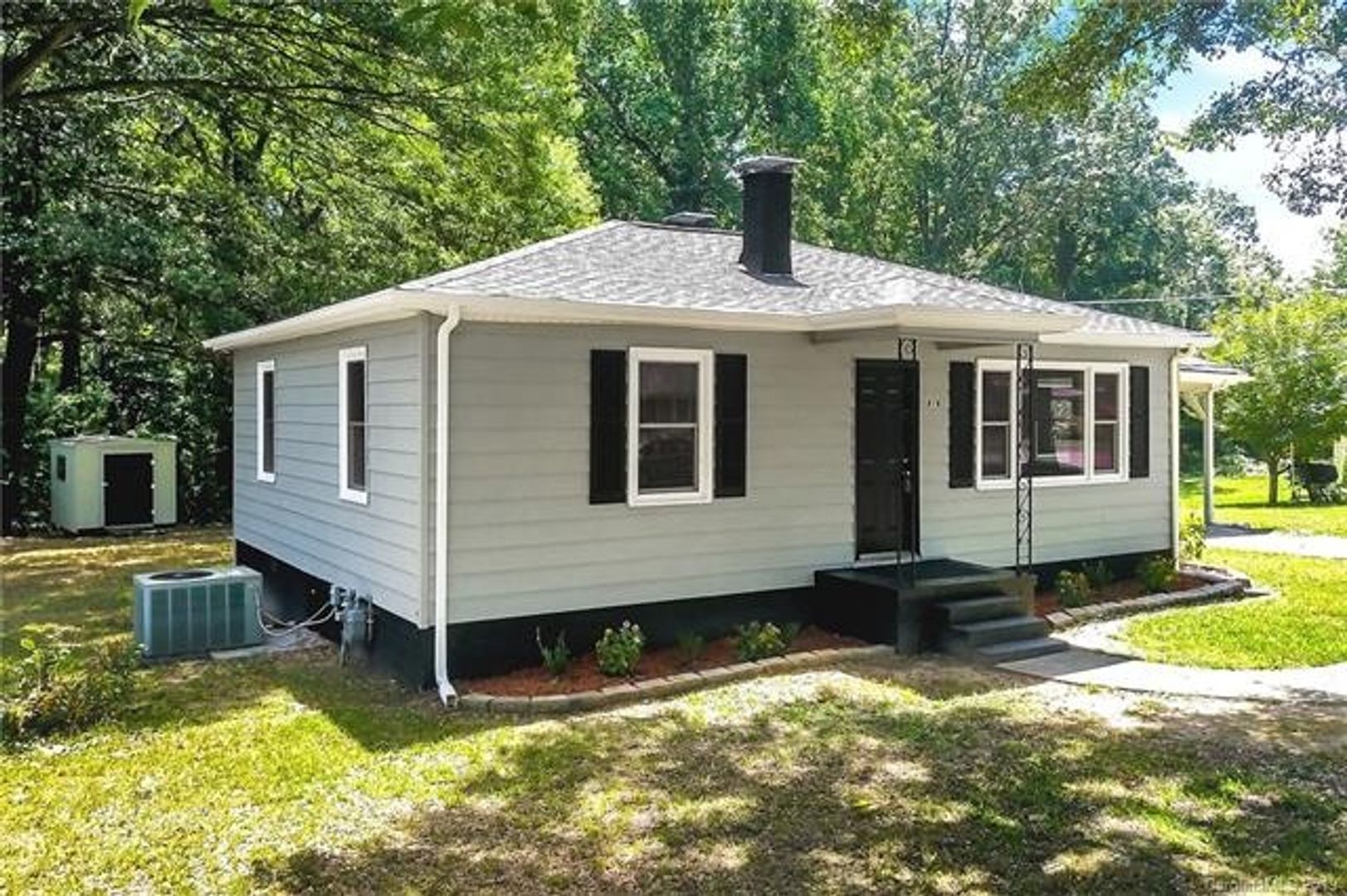 Gastonia House: 1816 Auten Rd