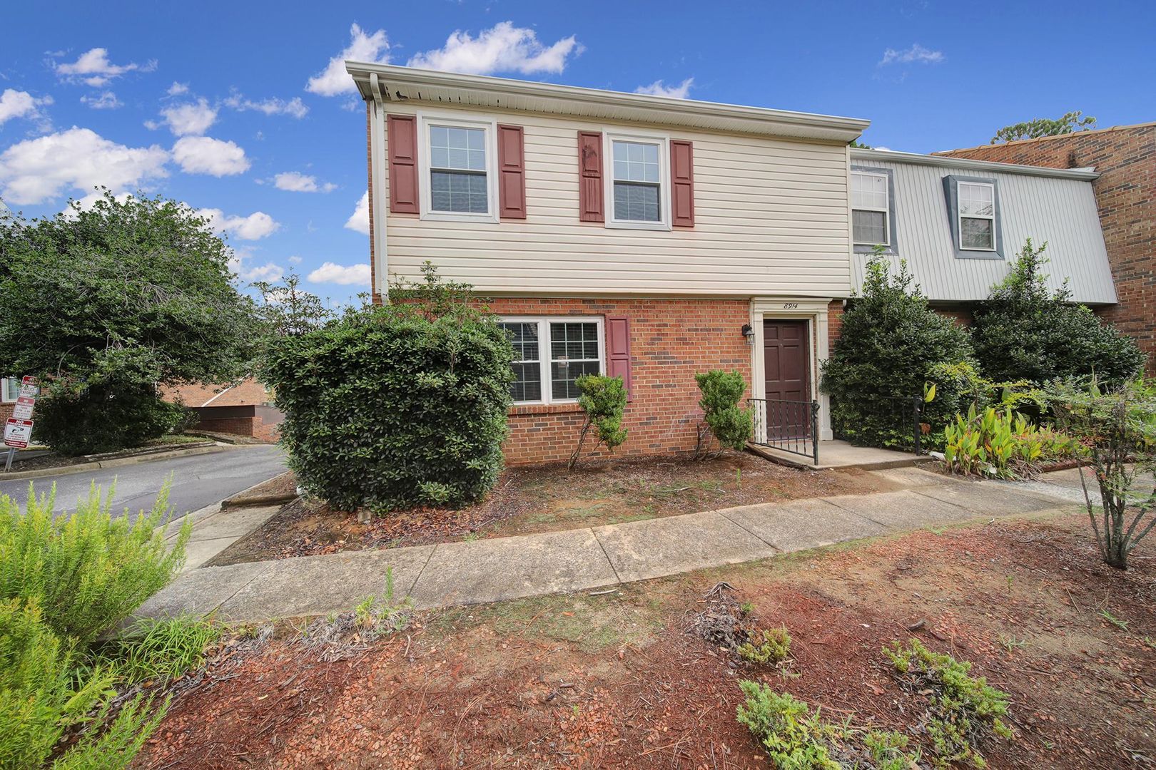 Charlotte House: 8914 Hunter Ridge Dr