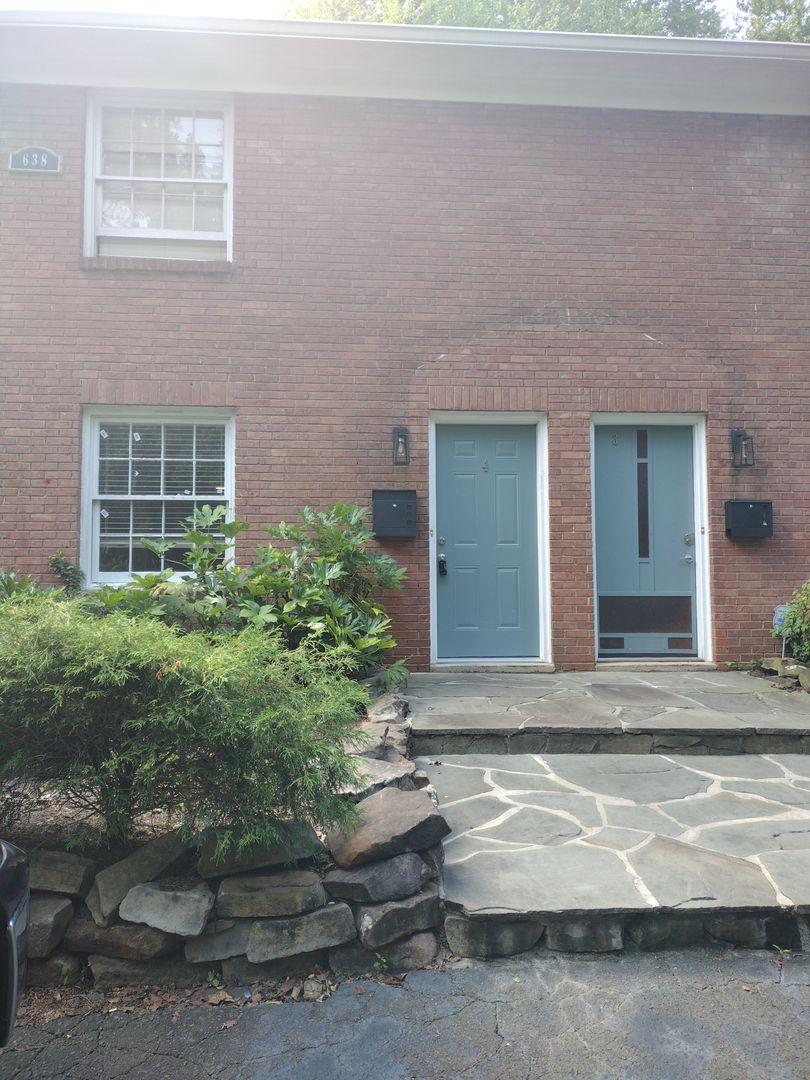 Charlotte House: 638 Chipley Ave #4