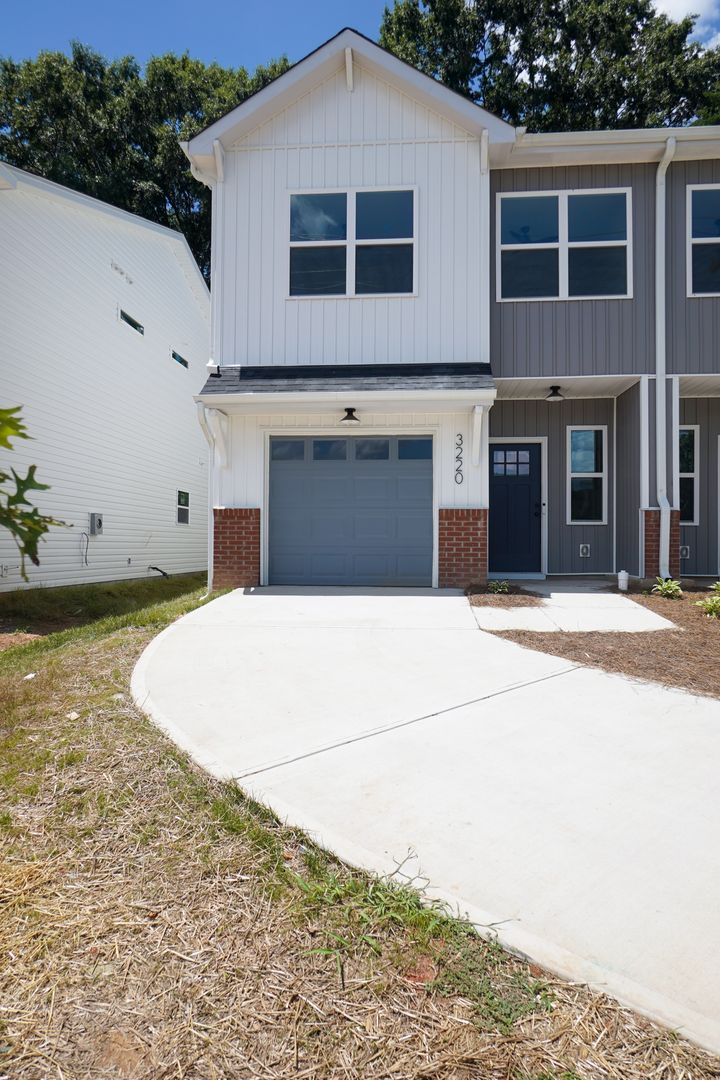 Charlotte House: 3220 Sam Wilson Rd