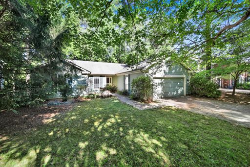 Beautiful Ranch home in Matthews! – photo 1
