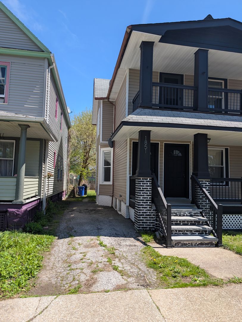 Cleveland Apartment: 1851 W 52nd St