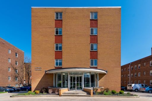 1 Bedroom, 1 Bathroom Apartment in Lakewood!! – photo 1