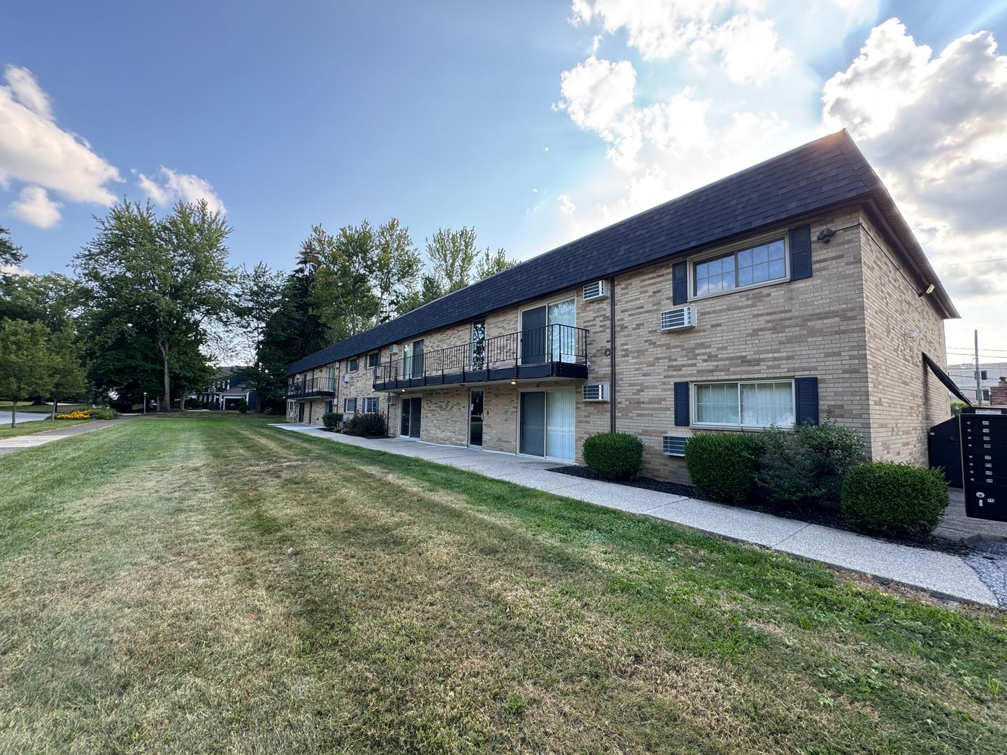 Westlake Apartment: 24325 Detroit Rd