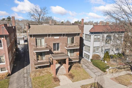 2-Bedroom Apartment near Case Western! – photo 1