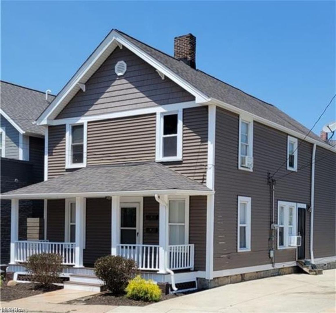 Cleveland Apartment: 1726 Starkweather Avenue