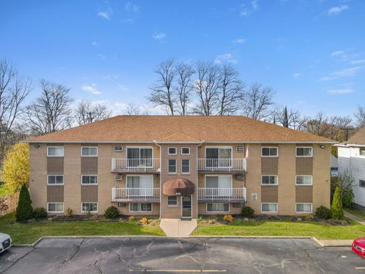 Charming 2 bedroom, 1 bathroom Apartment! – photo 1