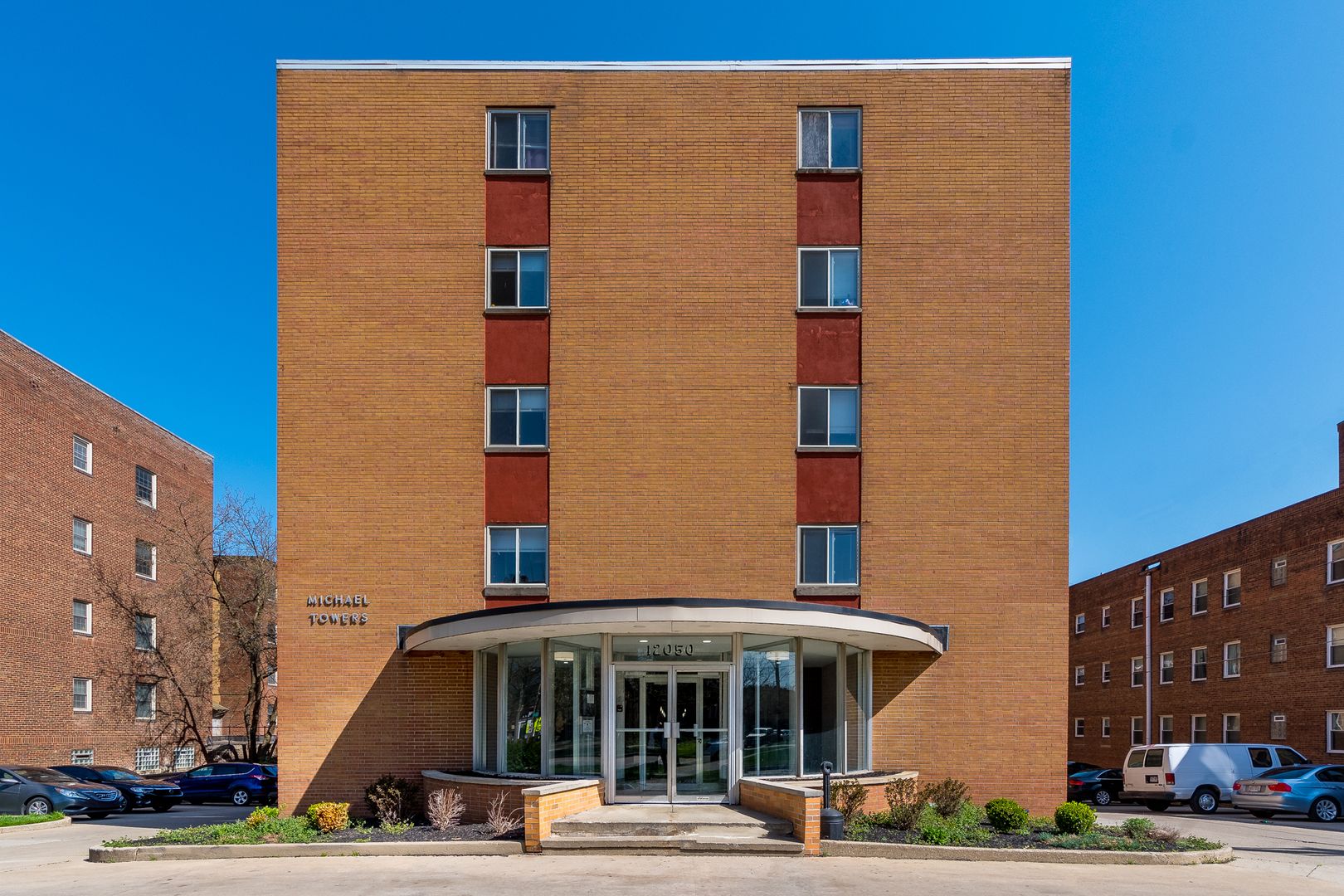 Lakewood Apartment: 12050 Lake Avenue