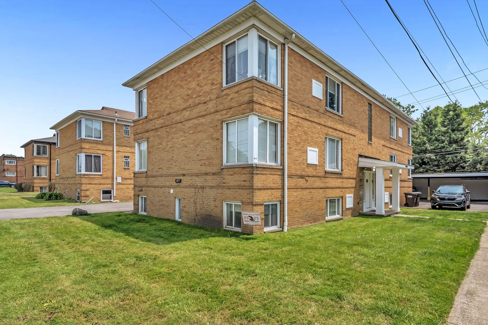 Rocky River Apartment: 18975 - 18997 Hilliard Blvd