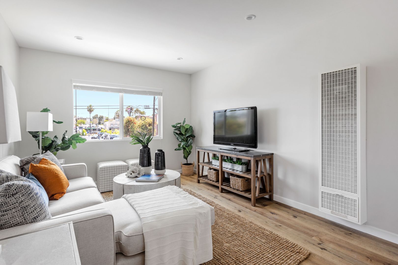 Redondo Beach Apartment: 2119 Mathews Ave