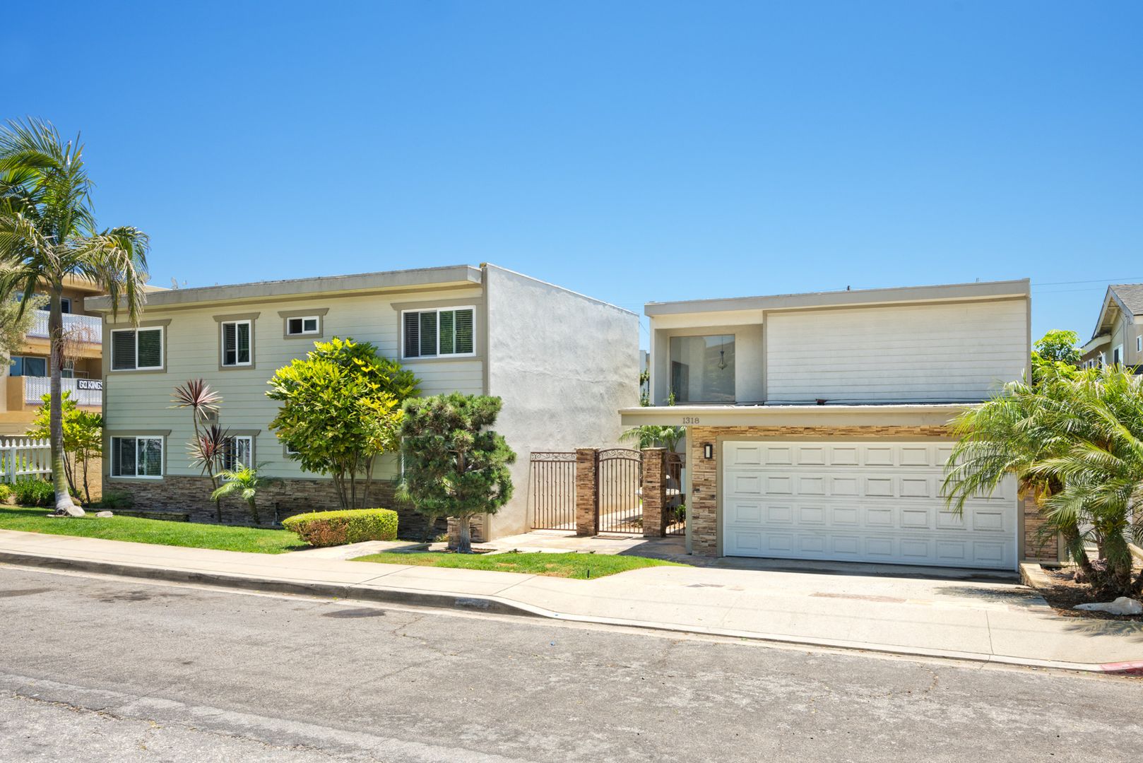 Redondo Beach Apartment: 1318 Agate Street
