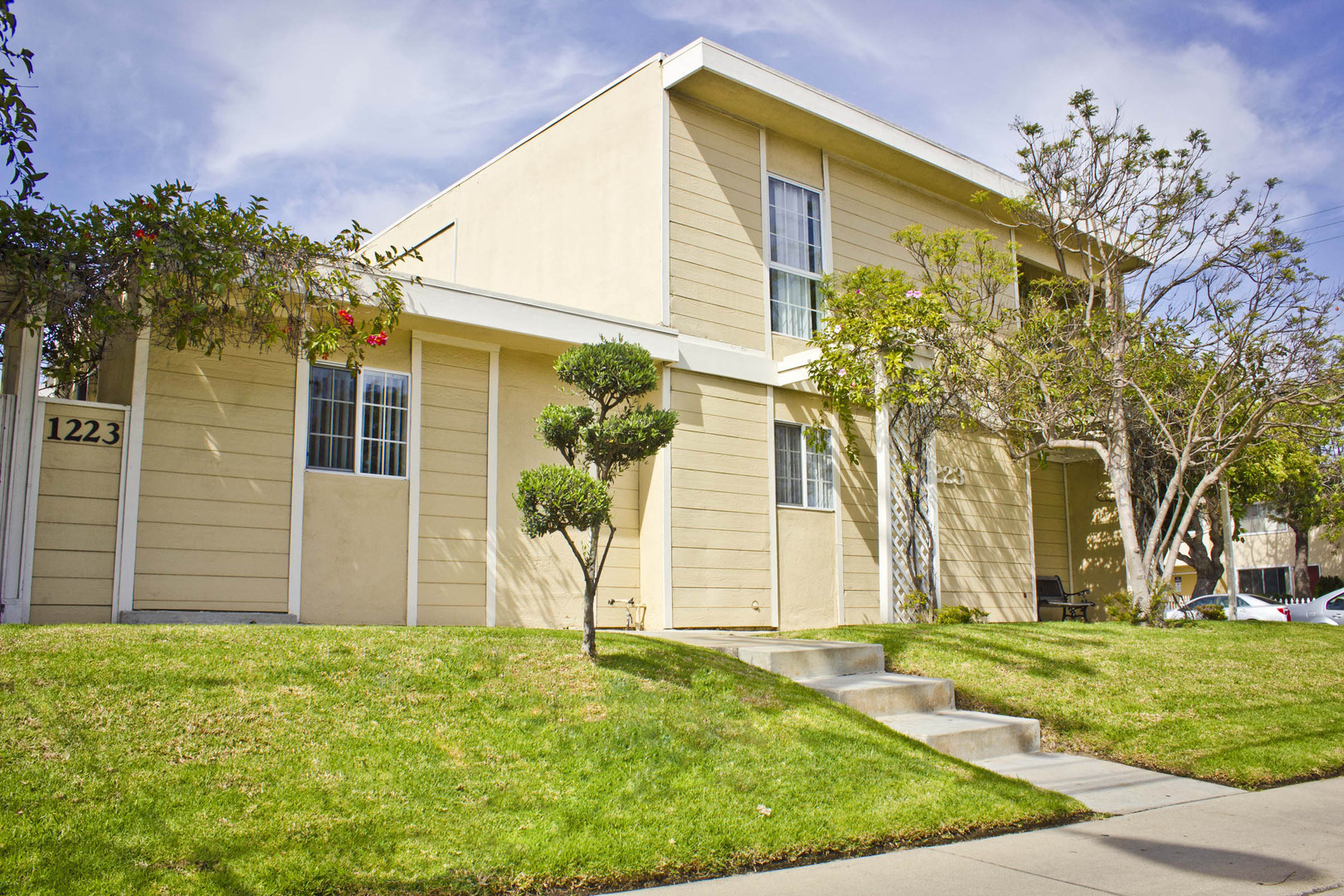 Redondo Beach Apartment: 1223 Beryl Street