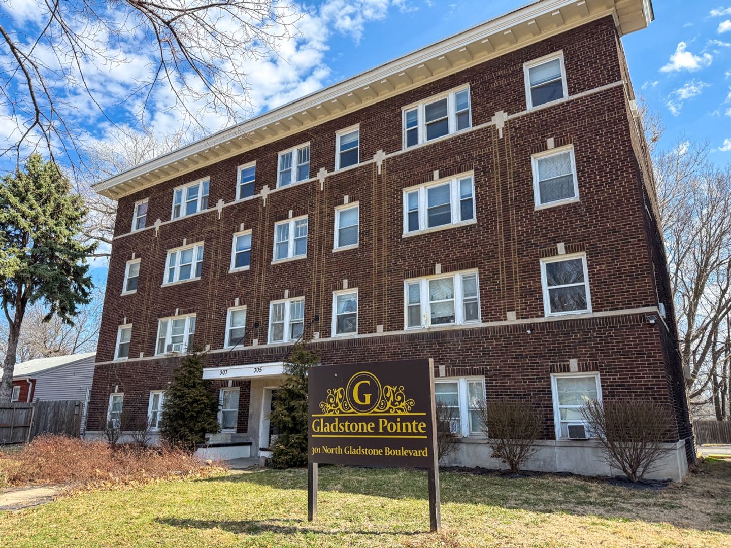 Kansas City Apartment: 301-307 N Gladstone Blvd