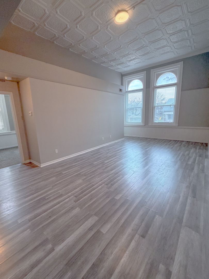 Omaha Apartment: 1012 S 24th St