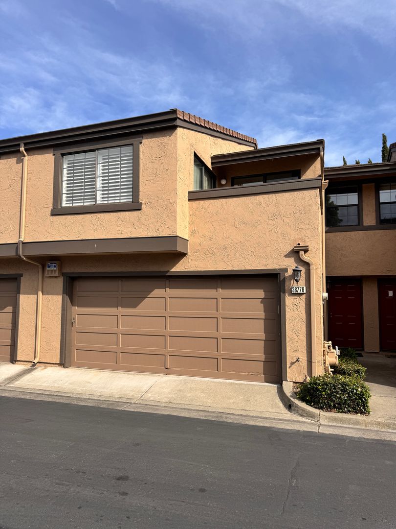 Fremont Townhome: 38776 Crane Ter